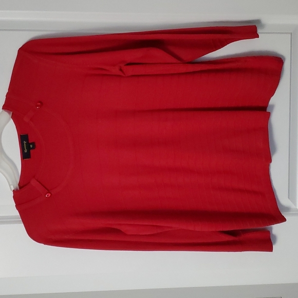 Red women's sweater - Picture 1 of 4